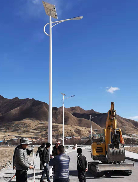 甘南碌曲10米和布克赛尔太阳能路灯项目