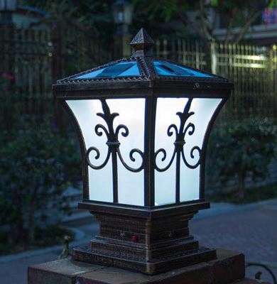 和布克赛尔柱头灯